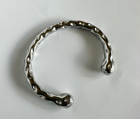 KM C Cuff - Silver